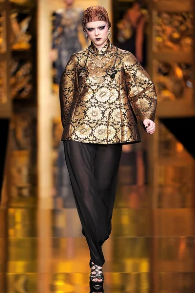 Look 33
